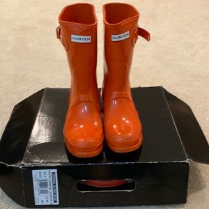 Preowned hunter short boot - sz 6